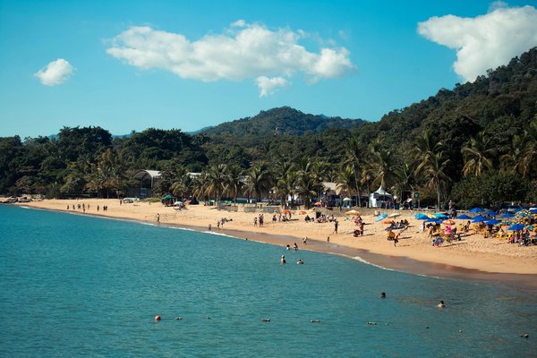 Où pratiquer le snorkeling au milieu des raies manta à Hawaii ?